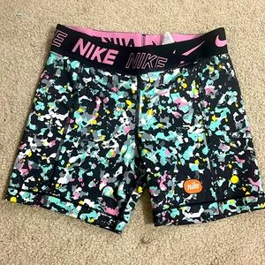 Girls Patterned Nike Pros.